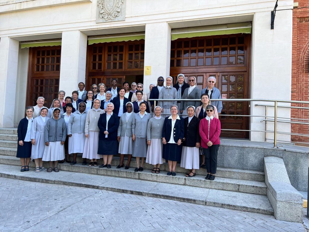 XXVII Consejo Plenario: en camino de revitalización, revestidas de entrañas de misericordia
