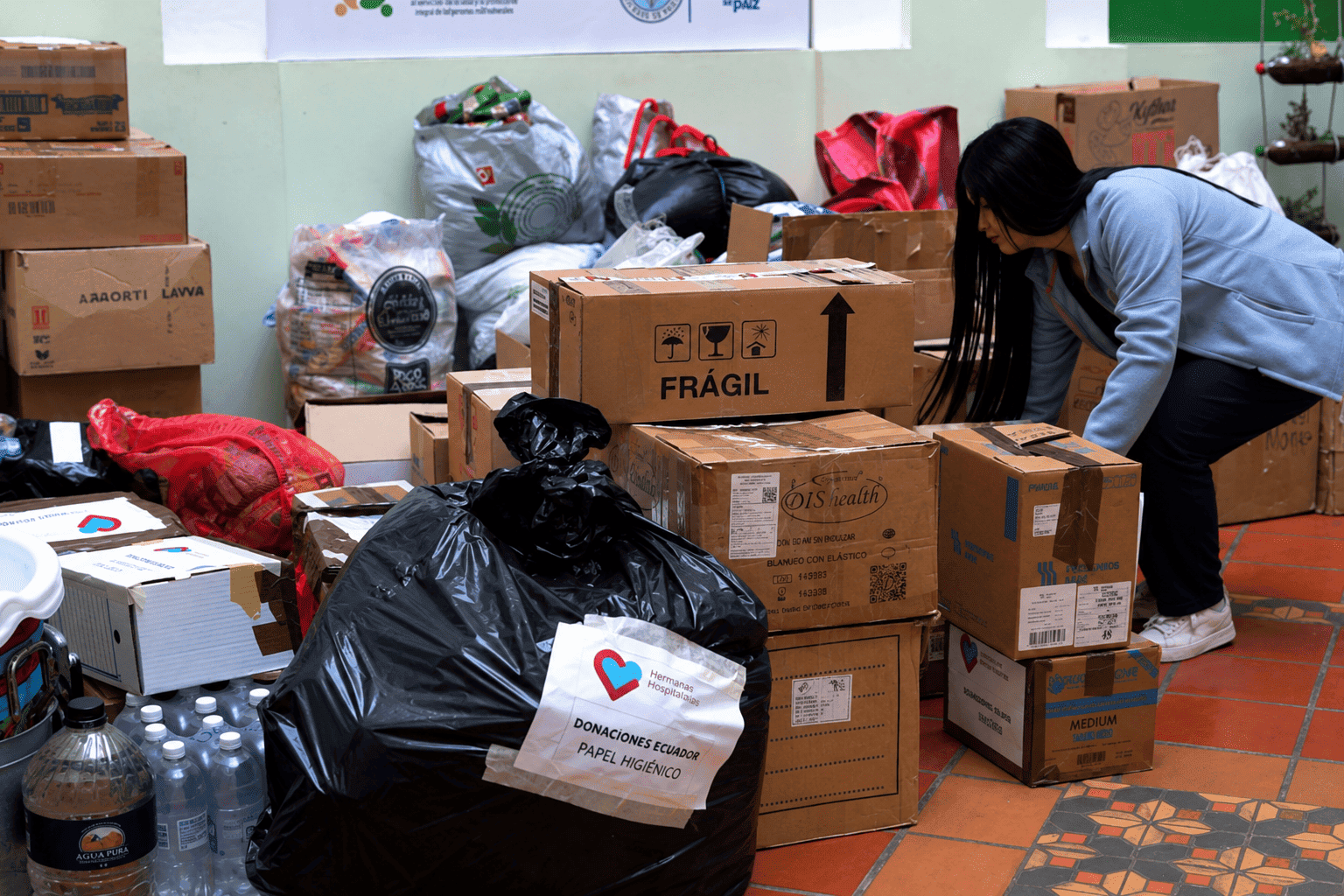 cajas de ayuda
